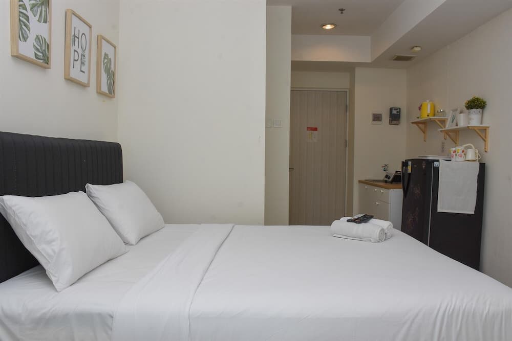 Comfort And Nice Studio At Grand Kamala Lagoon Apartment