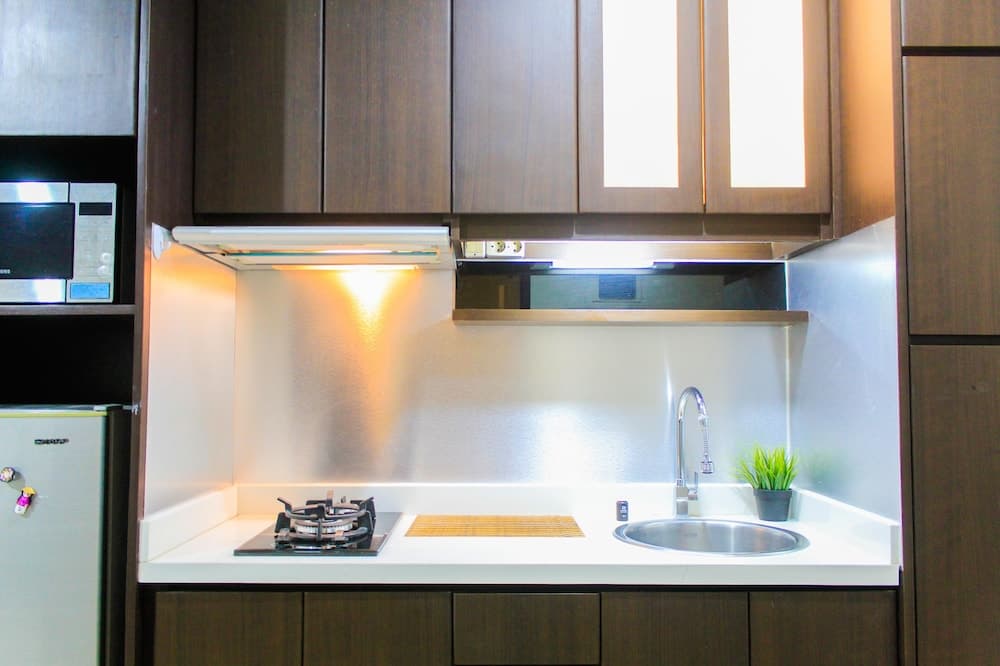 Nice And Comfort Studio At Tamansari Semanggi Apartment