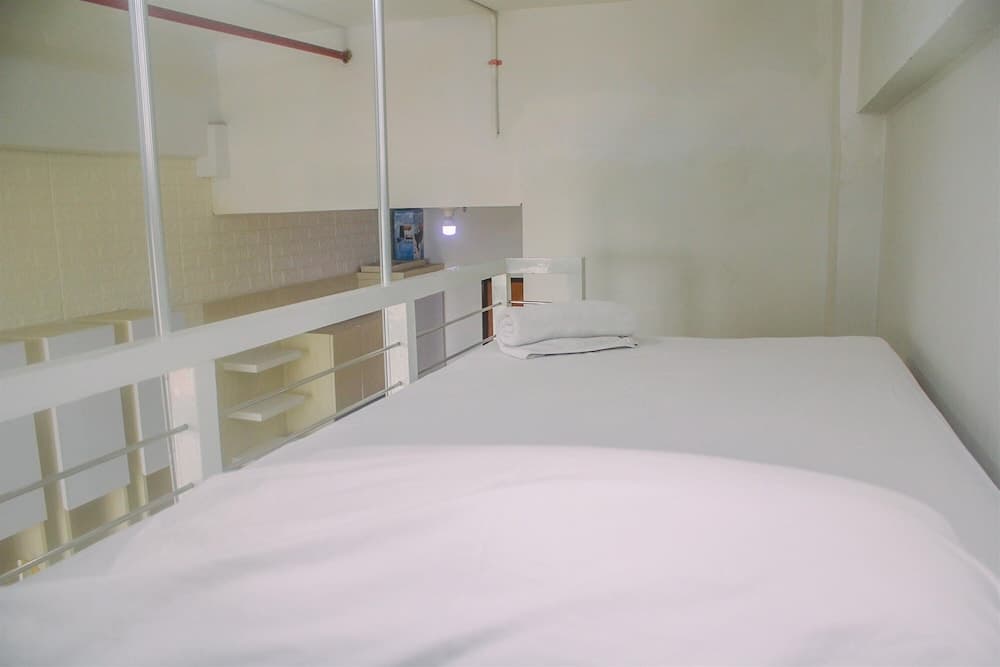 Simply And Cozy Living Studio With Single Bed At Dave Apartment