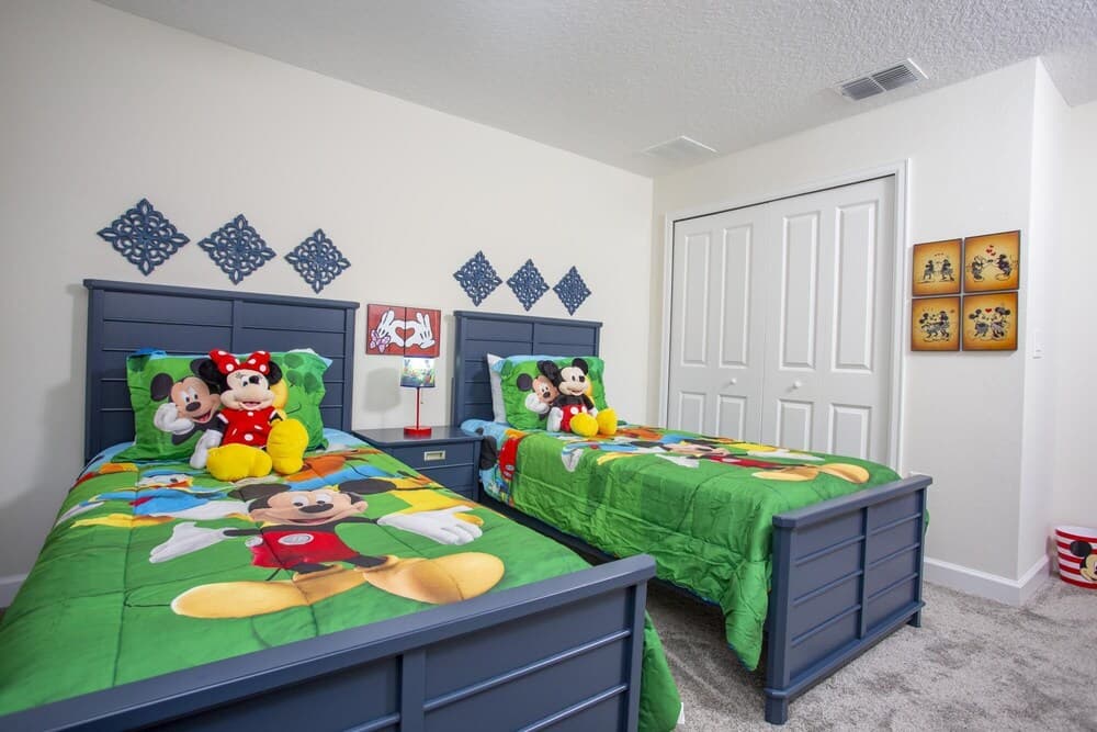 Marvelous 4 Bd w Pool Close to Disney 218