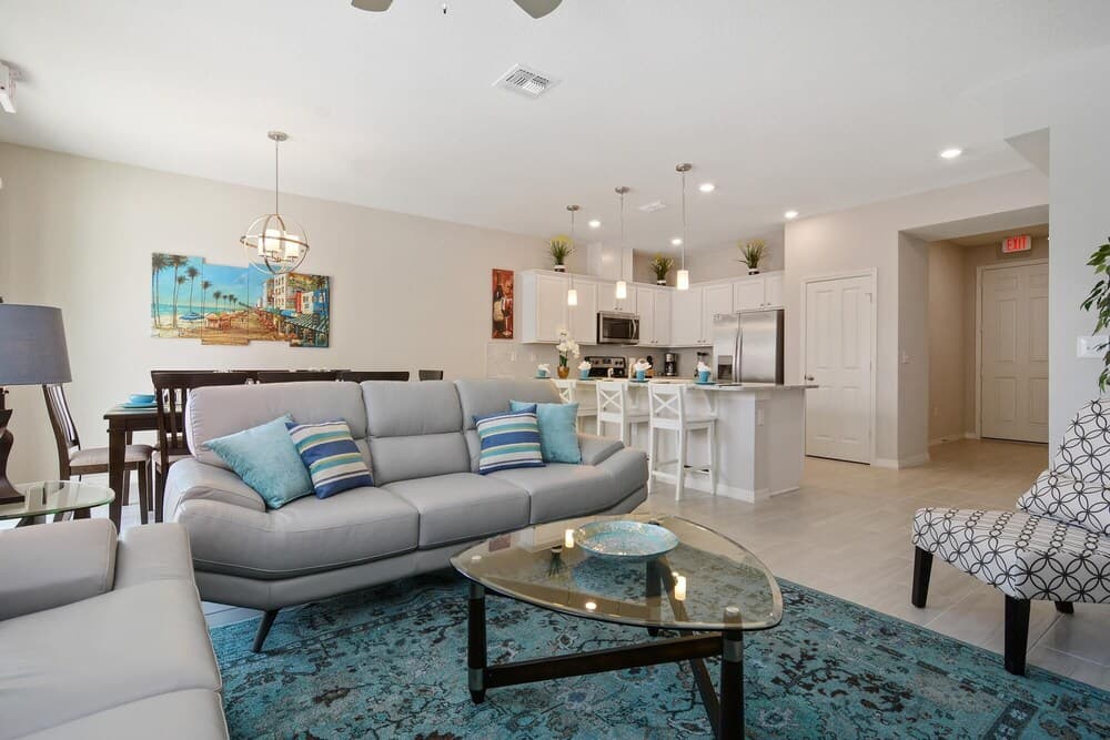 Four Bedroom Sleeps 10 w Gameroom 5152a