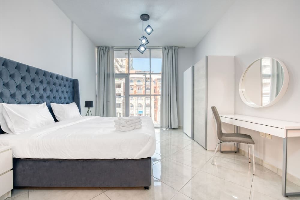 Chaima Elegantly Furnished Brand New With Balcony