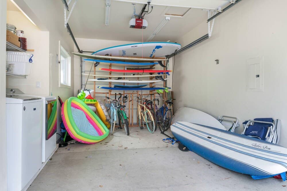 Diamond Head Tiki Estate