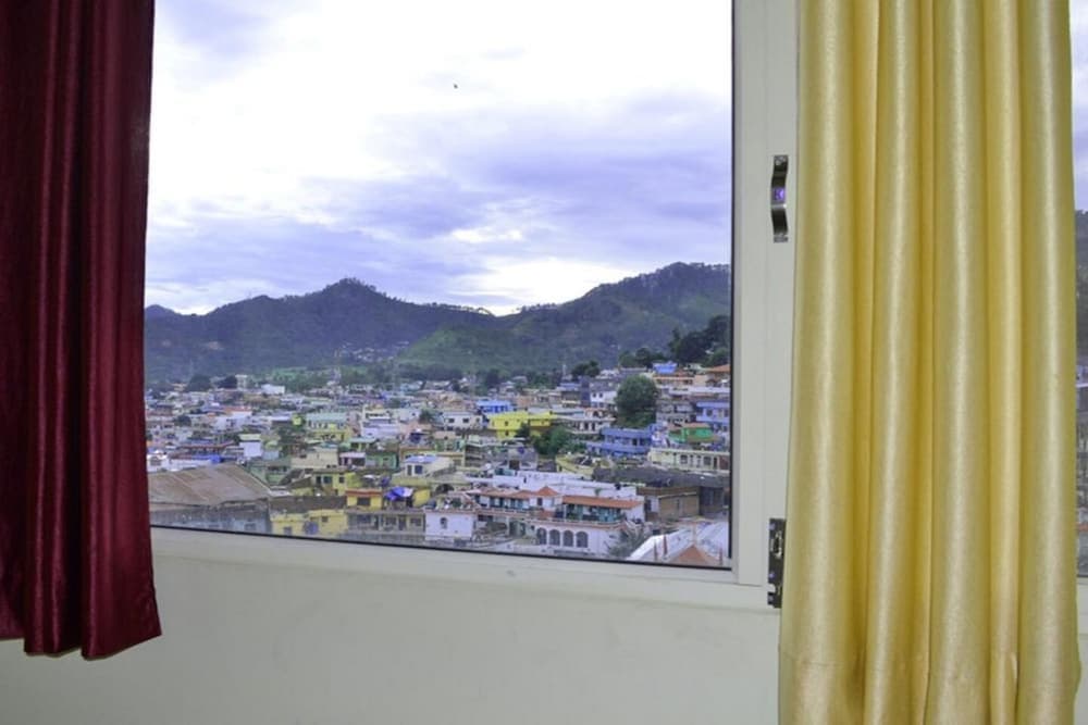 Goroomgo Hotel City Palace Nainital