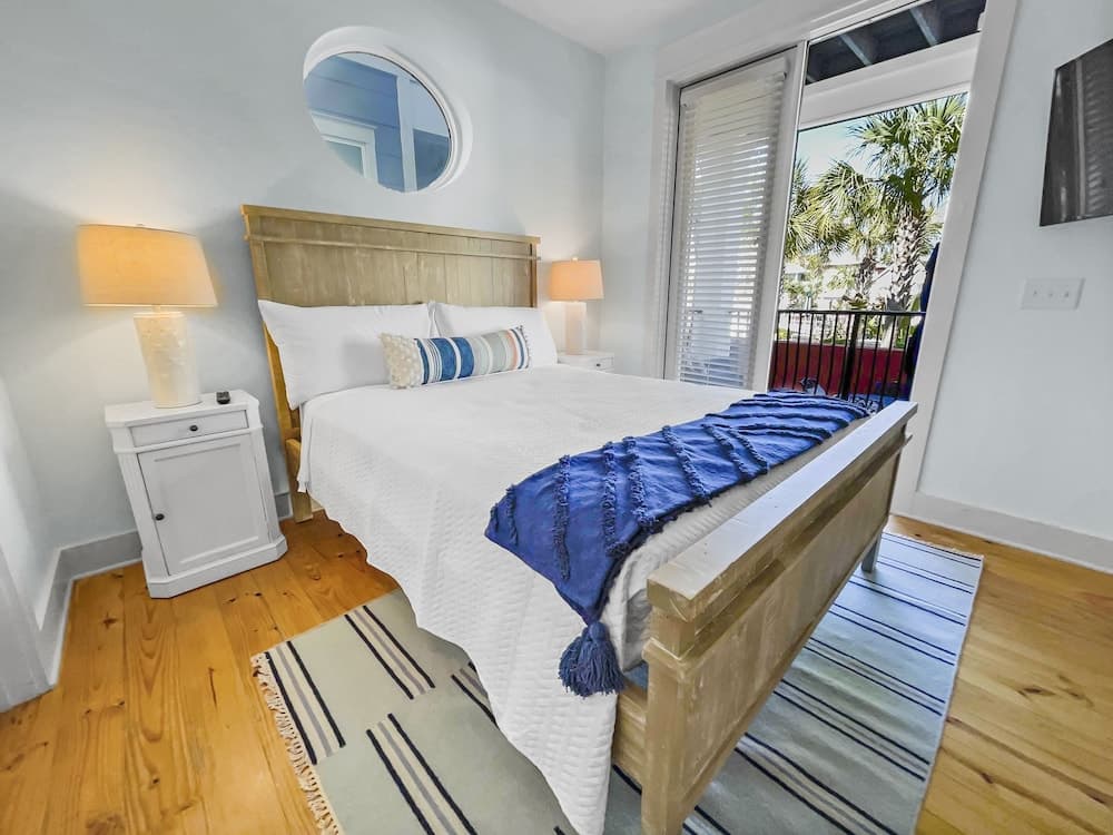 The Pool House 5 Bedroom Home by RedAwning