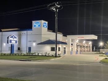 Palace Inn Blue - Garth Rd