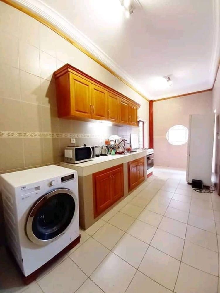 Stoning 3-bed Apartment by the Beach in Kribi