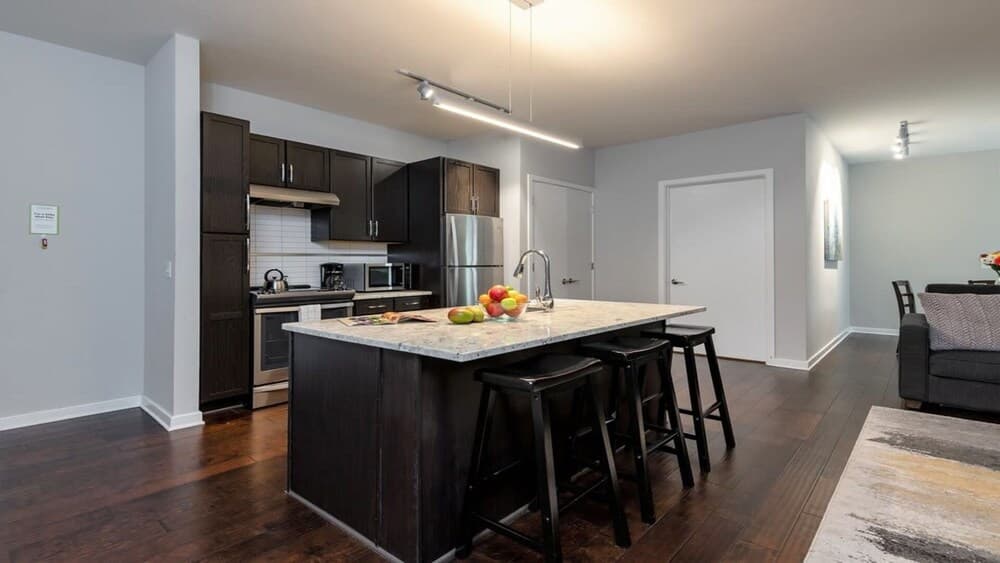 Bold CozySuites w/pool, gym, roof #10