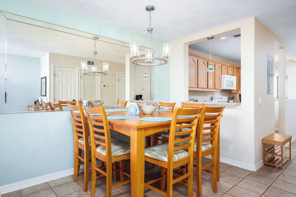 Summerhouse by Distinctive Beach Rentals