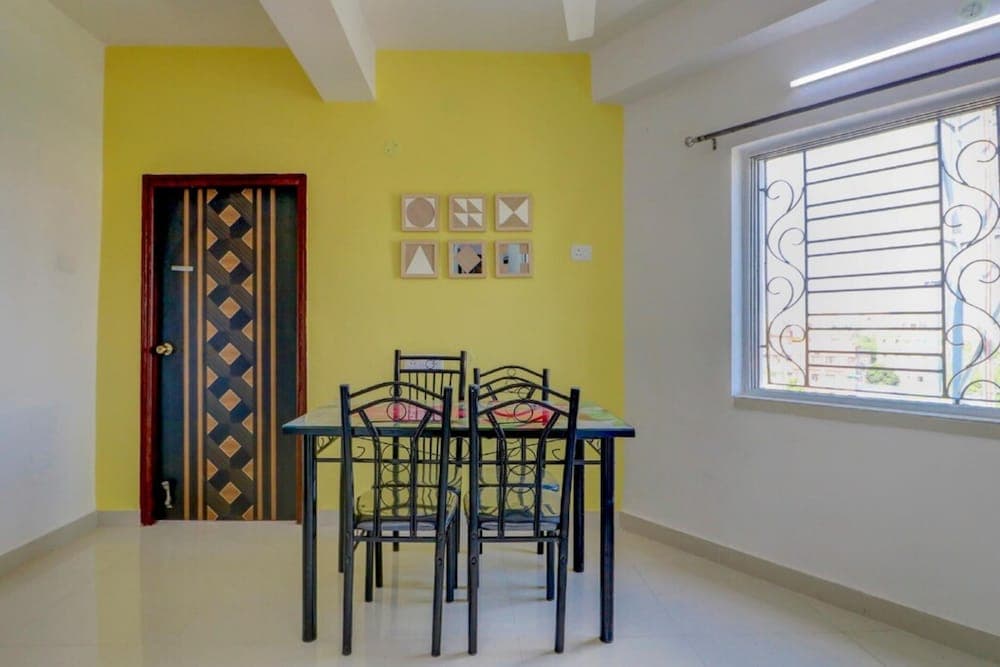 Goroomgo Luxurious Stay Kolkata