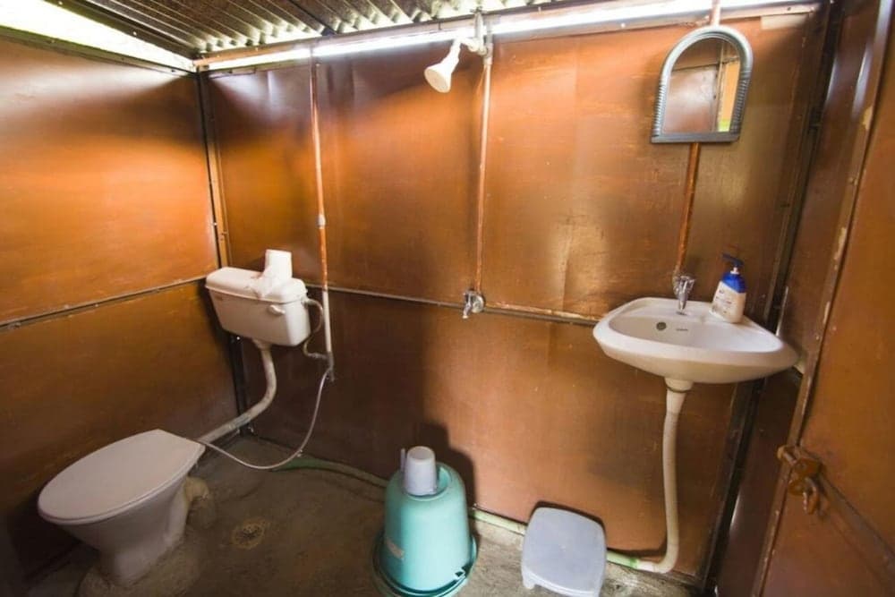 Goroomgo Whistling Woods Camp Nainital