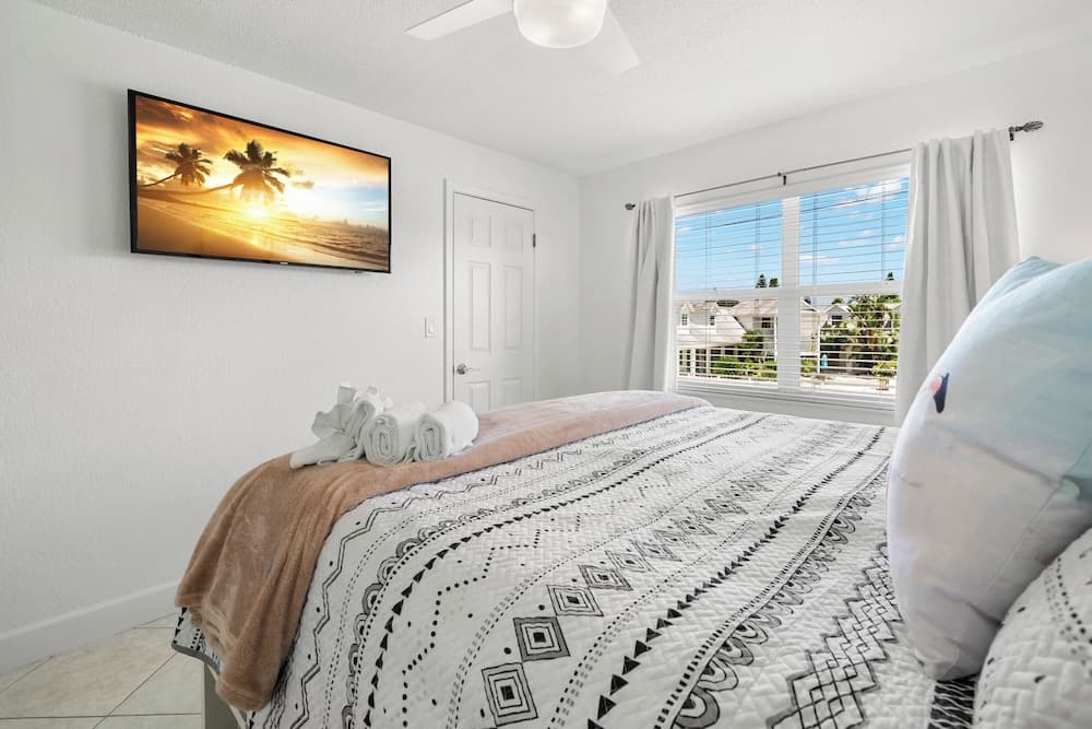 Waves by Distinctive Beach Rentals