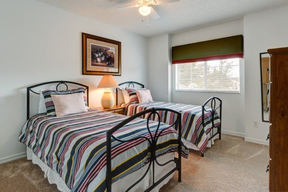 SKC Villa Emerald Island Resort