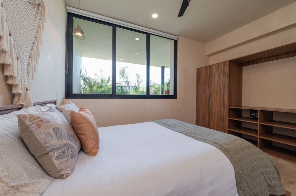 Two Bedroom Luxury Apartment by TuLuna