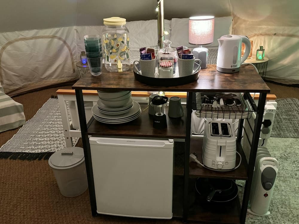 Spacious Bell Tent at Herigerbi Park, Lincolnshire