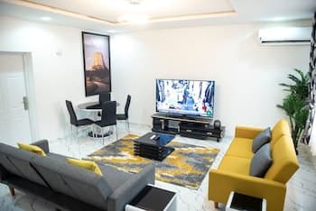 Luxury 3 Bedroom Apartment With Wifi