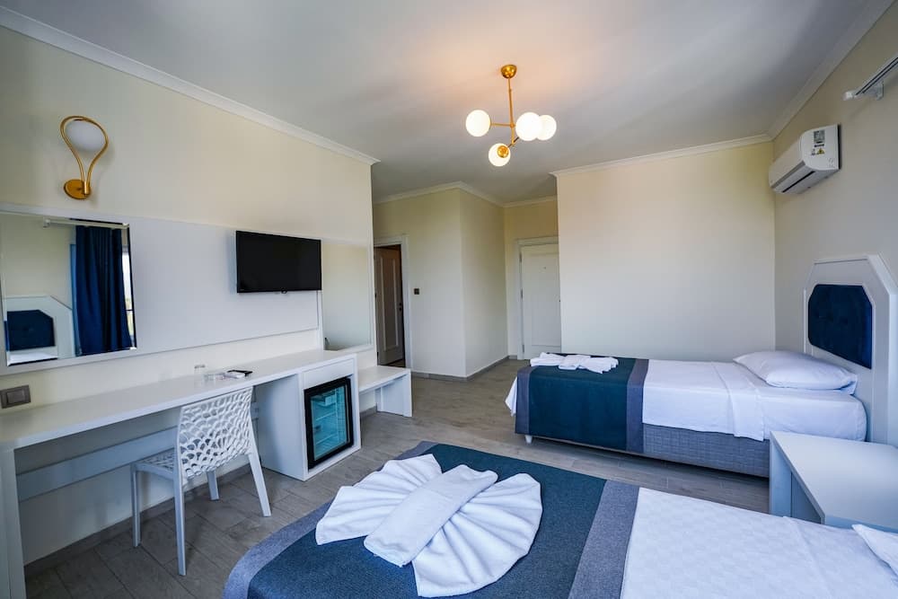 BLUE PEARL HOTEL& VILLAS