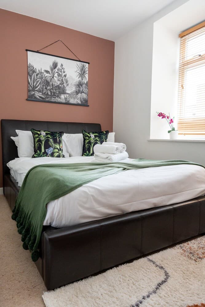 Modern & Spacious Flat in the Centre of Bristol