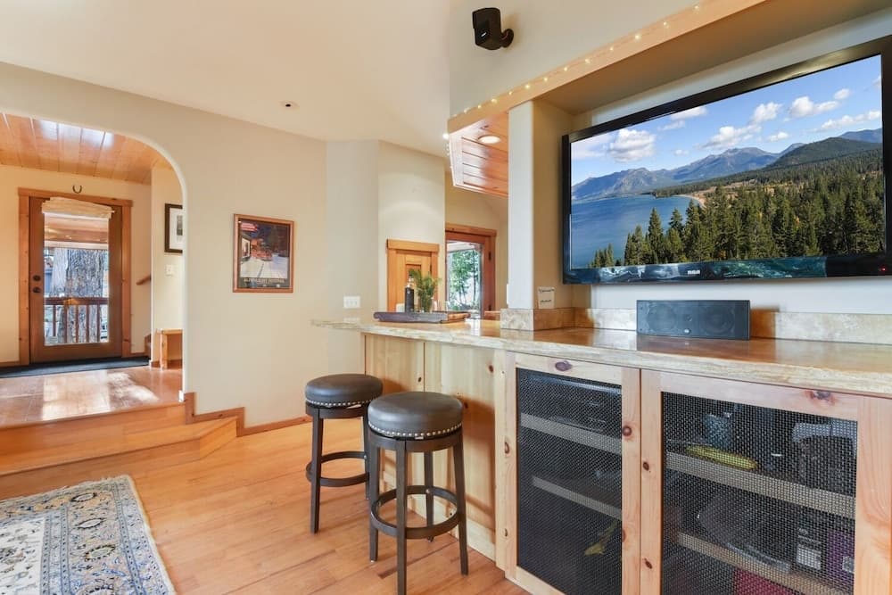 Lodgepole Lair 2 Bedroom Cabin by Redawning