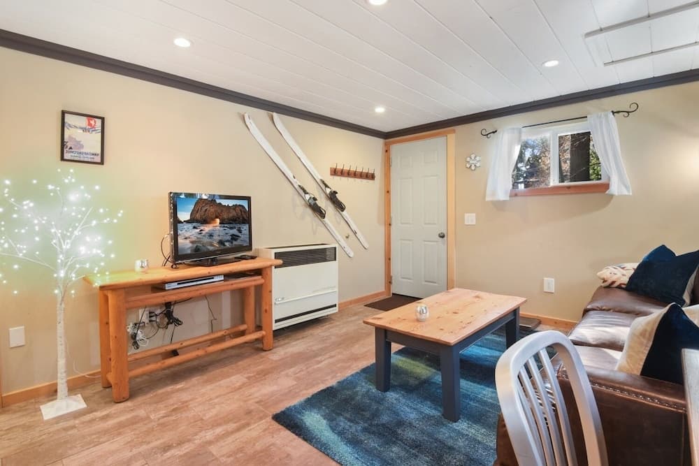 Pioneer Bungalow 1 Bedroom Bungalow by Redawning