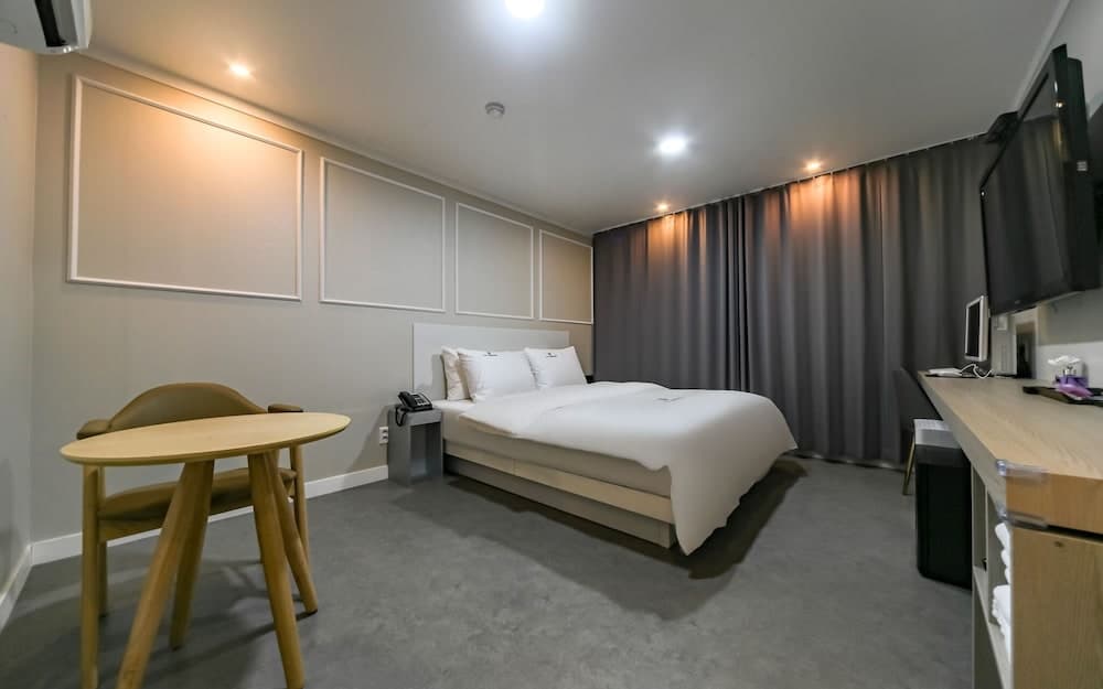 Gumi Bonggokdong Hotel Countinue