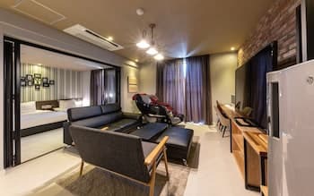 Brown Dot Gimhae Eobang