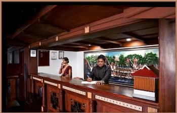 Sterling House boat Lake Palace Alleppey