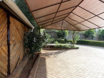 Stunning Villa in Private Compound in Nairobi, KE