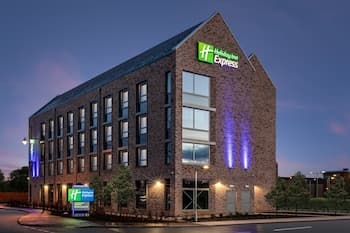 Holiday Inn Express Cambridge West Cambourne, an IHG Hotel