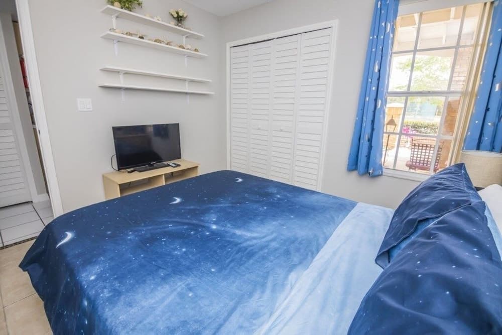 Bonita's Sweetwater Club Condo 3 Bedroom Condo by Redawning