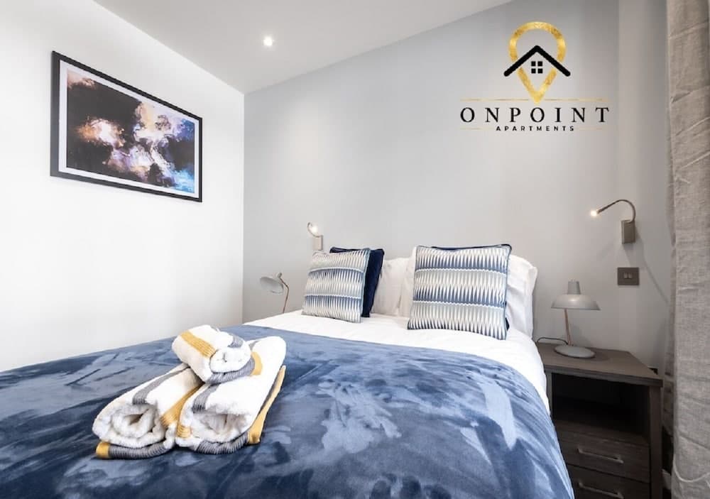 Fantastic 1 Bedroom Apt with PARKING