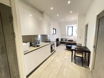 Stunning 1-bed Deluxe Apartment in Slough