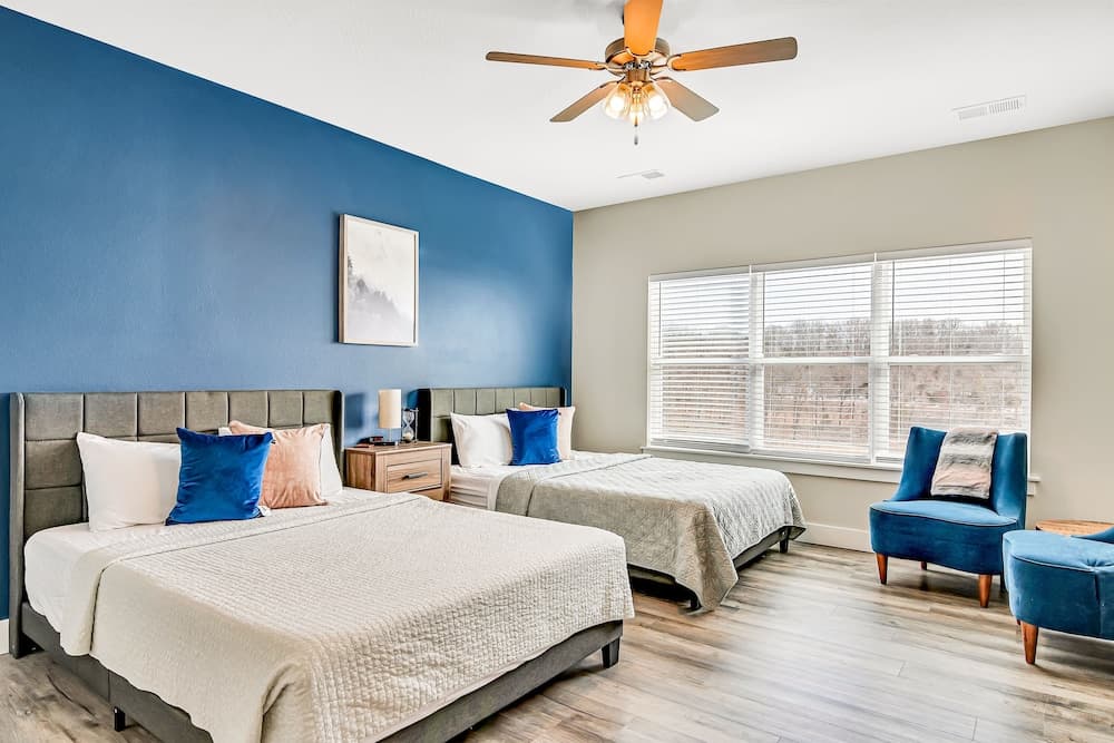 View Topia Vacation Home at Chateau Mountain with Pool and Tub by Redawning