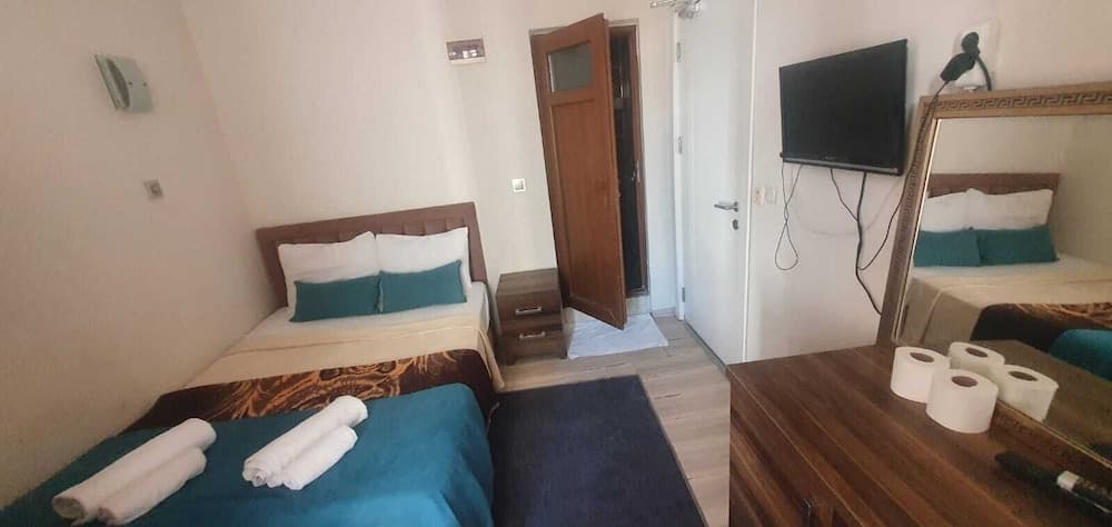 REIS BEACH HOTEL&RESTAURANT