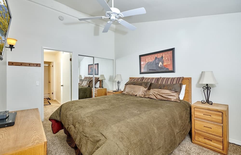 St. Anton Wooded View 2-bedroom Condos w/ Ski Lockers