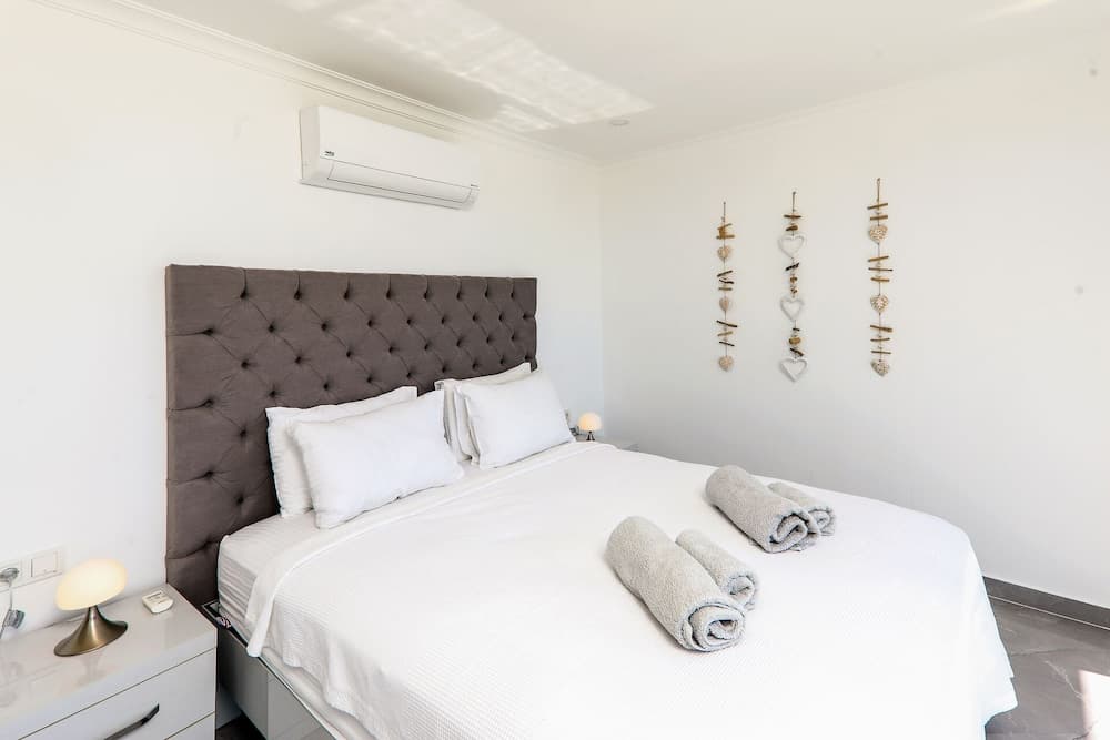 Villa Kajaim Sleeps 8 With Pool