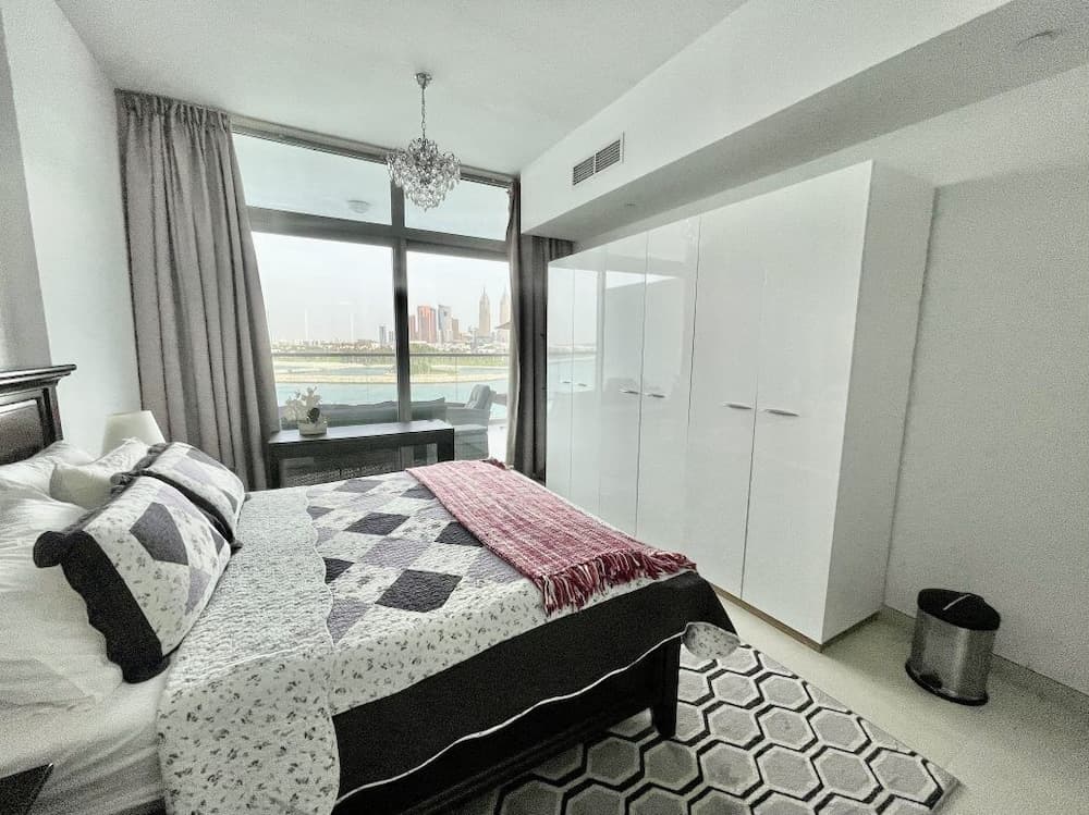 Stunning 1 Bedroom Sea View on the Palm