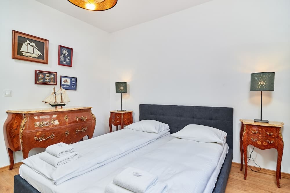 Vintage Apartment Wroclaw by Renters