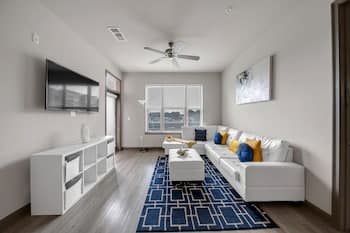 Luxurious West Midtown Condo 2 Bedroom Condo by Redawning