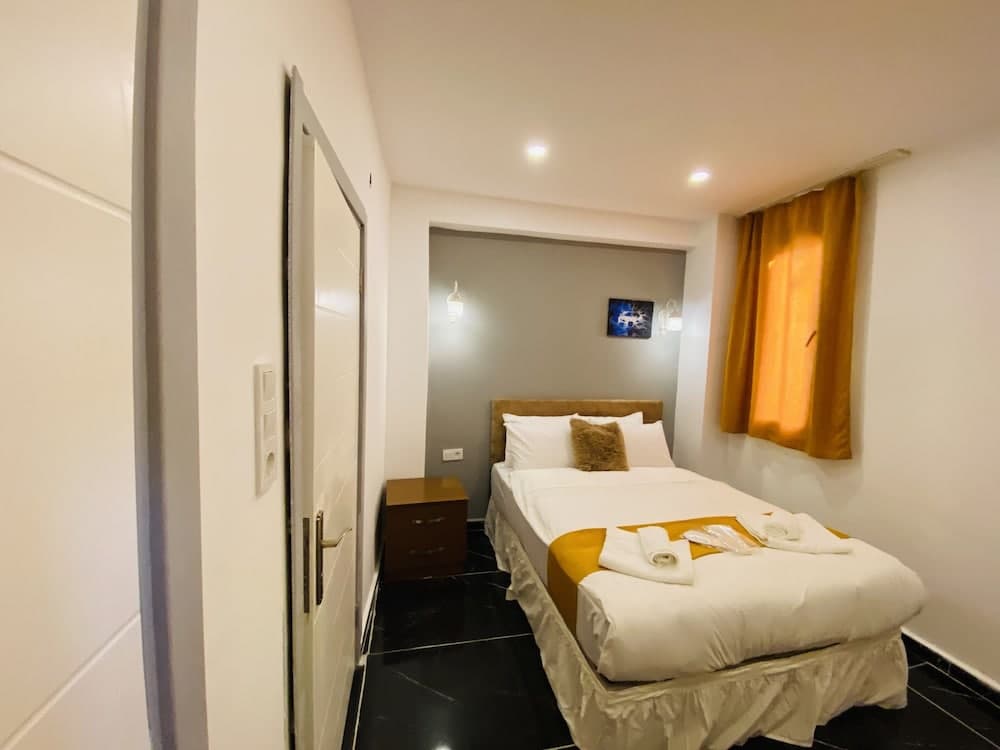 Happy Dreams Apart Hotel