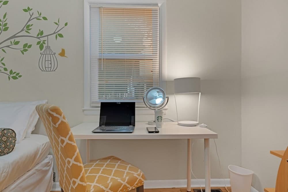 Charming Cape Cod Home - Just 15 Min From Downtown! 4 Bedroom Home by Redawning