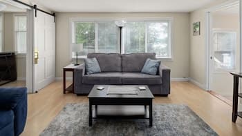 Cozy Colchester Cabin near Lake by Redawning