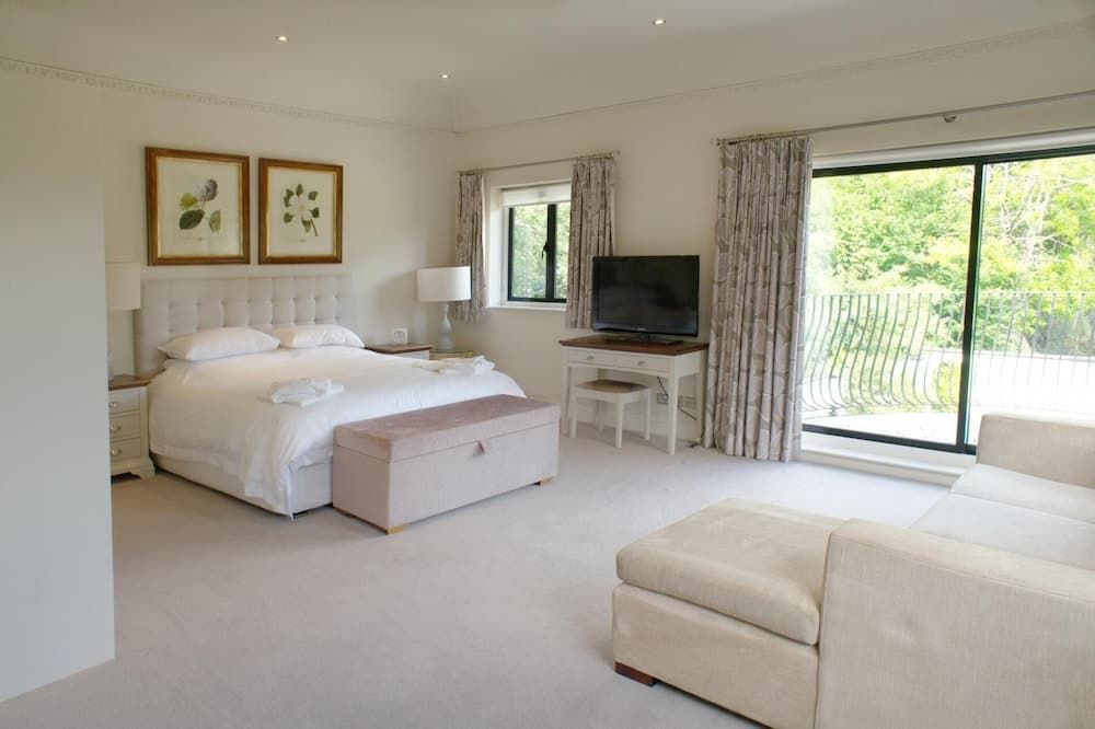 Countryside Escape With Stunning Garden in Surrey