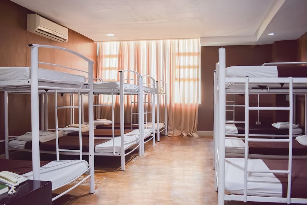 Vaccinated Staff - Capital O 826 Green Windows Dormitel