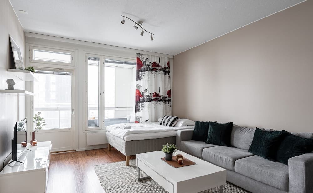 Homelike 1BR with Sauna, Free Parking & Balcony