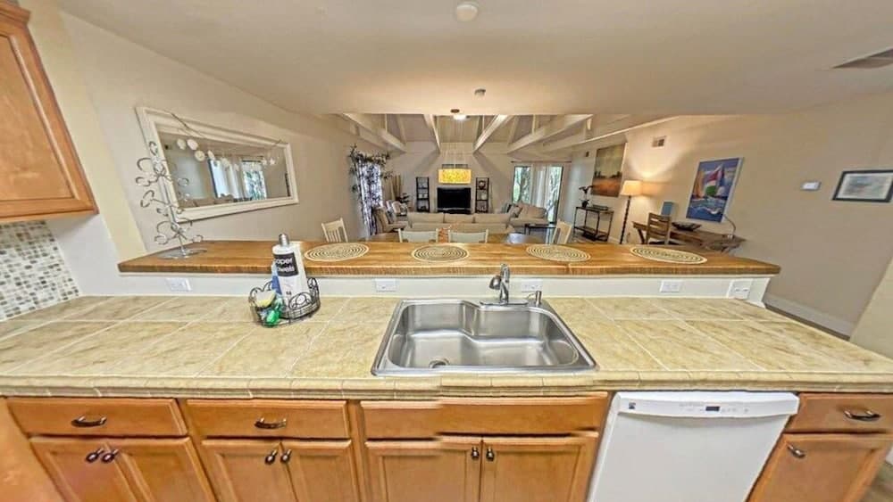 You Beach Ya - Bright and Cheery 2 Bedroom Unit in Palmetto Dunes by Redawning