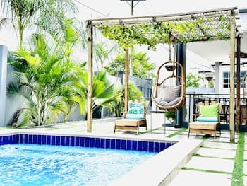 Ultraluxurious Holidayvilla With an Infinity Pool