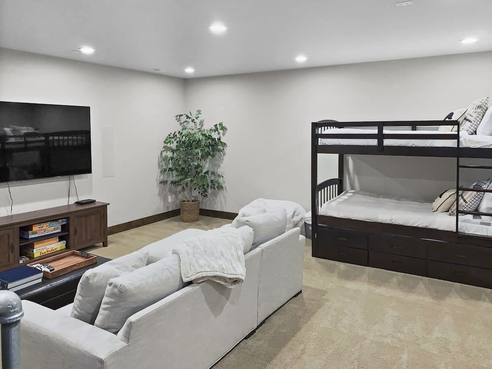 Black Rock Ridge 2 Bedroom Home by Redawning