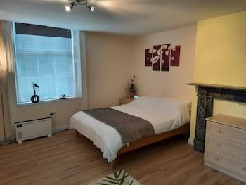 Self Contained Studio Flat in Winterton Hall