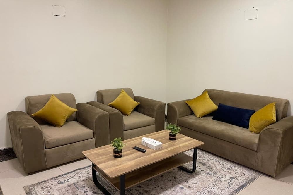 OYO 590 Diala Furnished Apartments